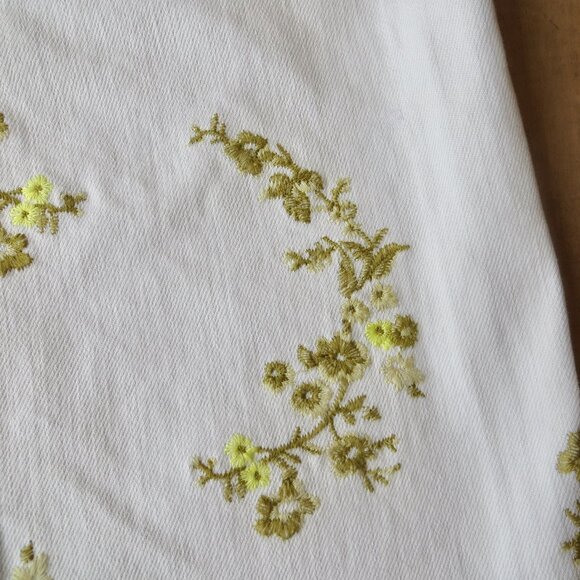 Pilcro Barrel Jeans Embroidered size 27 white and gold floral - Picture 8 of 9